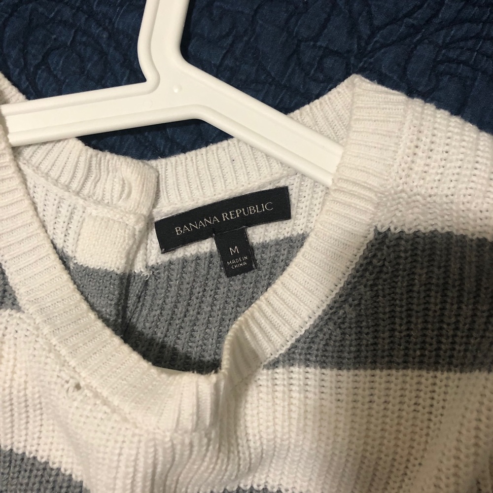 Striped Open Back Sweater - Picture 5 of 5